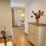 Apartment Casa Iaia *
